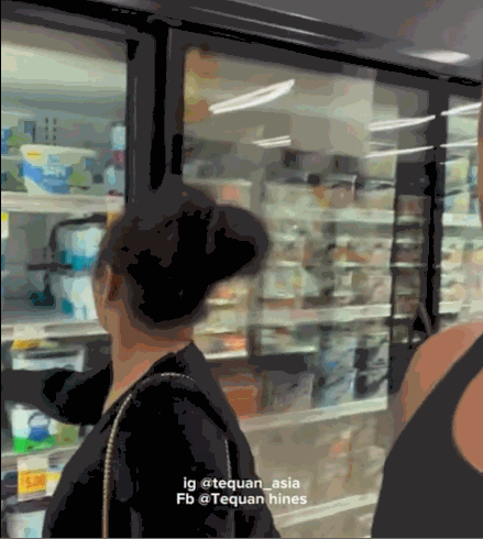 미국의 인플루언서 부부가 마트 냉장고에 진열된 아이스크림을 핥은 후 도주하는 영상 [트위터]