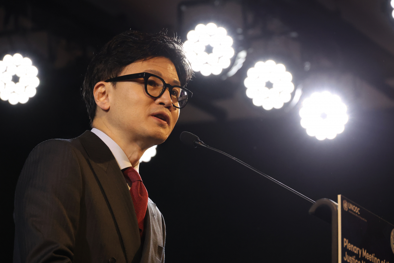 한동훈 법무부 장관이 26일 서울 동대문구 한 호텔에서 열린 동남아 공조 네트워크 총회에 참석해 개회사를 하고 있다. [연합]