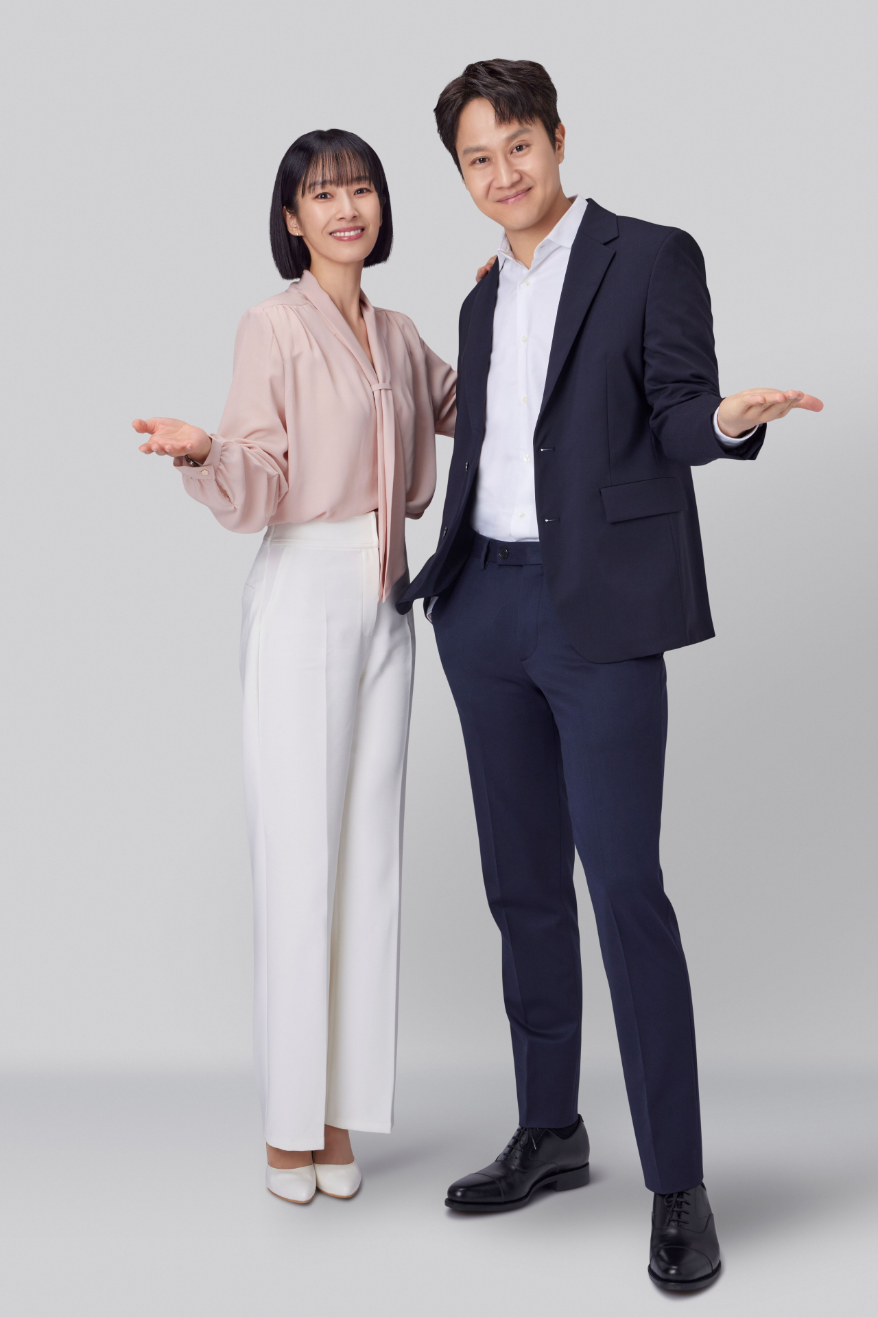AXA손해보험 모델 곽선영과 정우. [AXA손해보험 제공]