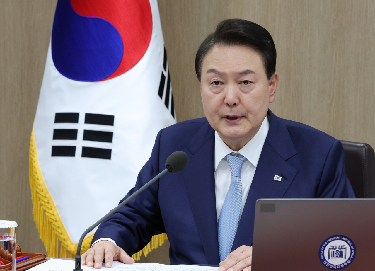윤석열 대통령이 16일 서울 용산 대통령실 청사에서 열린 국무회의에서 모두발언하고 있다. 윤 대통령은 이날 간호법 제정안에 대해 법률안 거부권을 행사했다. [연합]