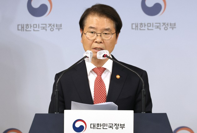 이정식 고용노동부 장관.[연합]