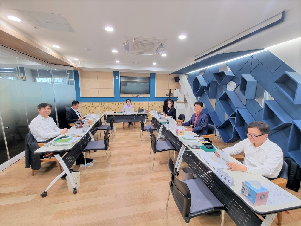 서울 영등포구는 지난해 예산 결산검사 결과 총 484억원의 예산절감 효과를 거뒀다고 17일 밝혔다. 사진은 예산 결산검사 장면. [영등포구 제공]