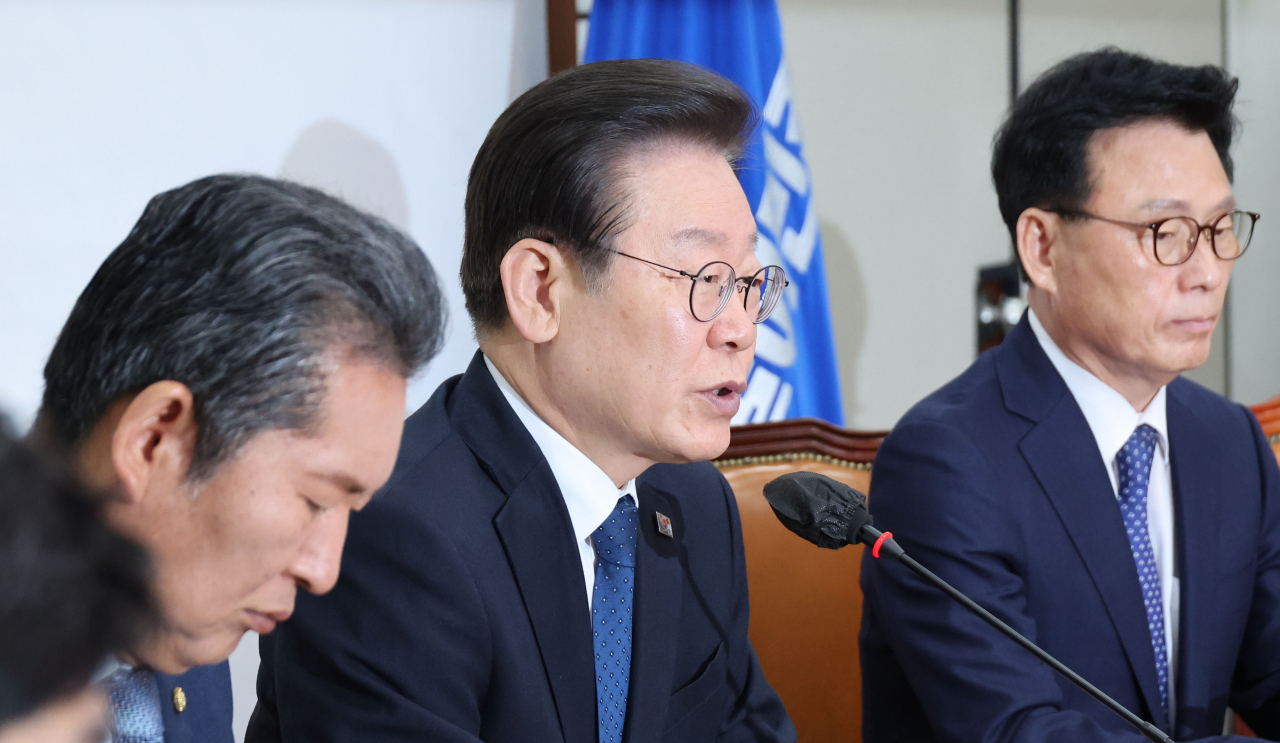 이재명 더불어민주당 대표가 19일 오전 서울 여의도 국회에서 열린 최고위원회의에서 발언하고 있다. [연합]