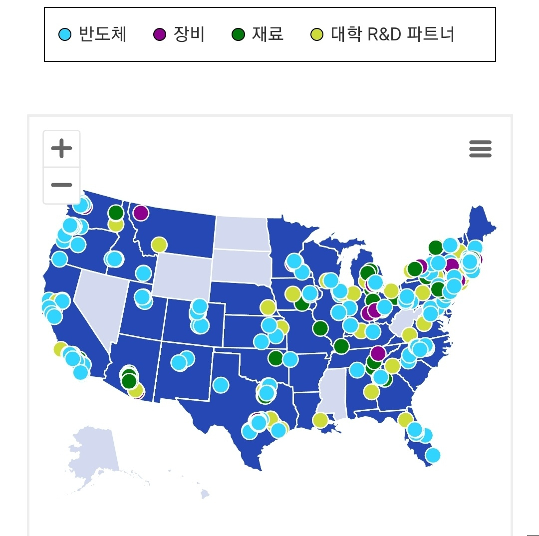 “1년 전 삼성서 나눈 뜨거운 악수처럼” 尹·바이든 대통령 ‘반도체 해법’ 마련할까 [비즈360]