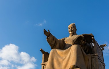 Are slang terms and abbreviations degrading the Korean language?