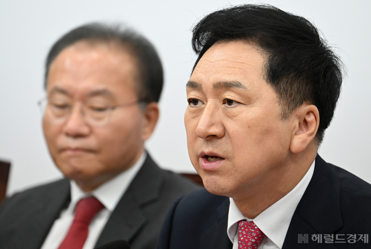 김기현 국민의힘 당대표가 22일 서울 영등포구 여의도 국회의사당 본청에서 열린 국민의힘 최고위원회의에 참석해 발언하고 있다. 임세준 기자