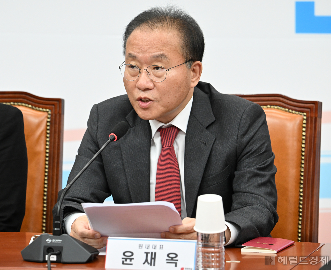 윤재옥 국민의힘 원내대표가 22일 서울 영등포구 여의도 국회의사당 본청에서 열린 국민의힘 최고위원회의에 참석해 발언하고 있다. 임세준 기자