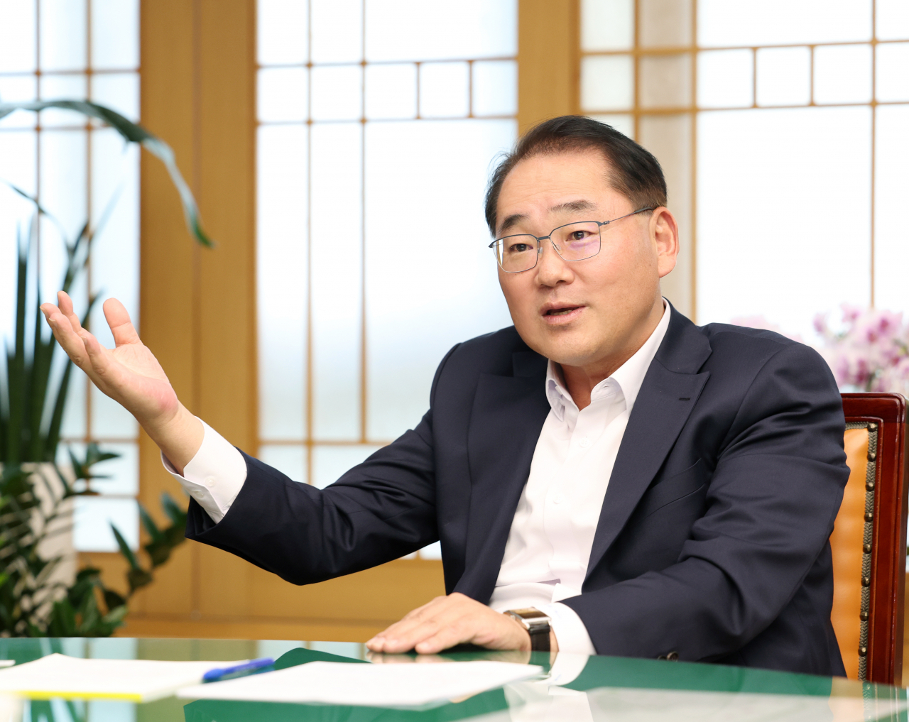 김종훈 전라북도 경제부지사가 헤럴드경제와의 인터뷰에서 전북 발전을 위한 마스터플랜을 구체화하는 구상을 밝히고 있다.
