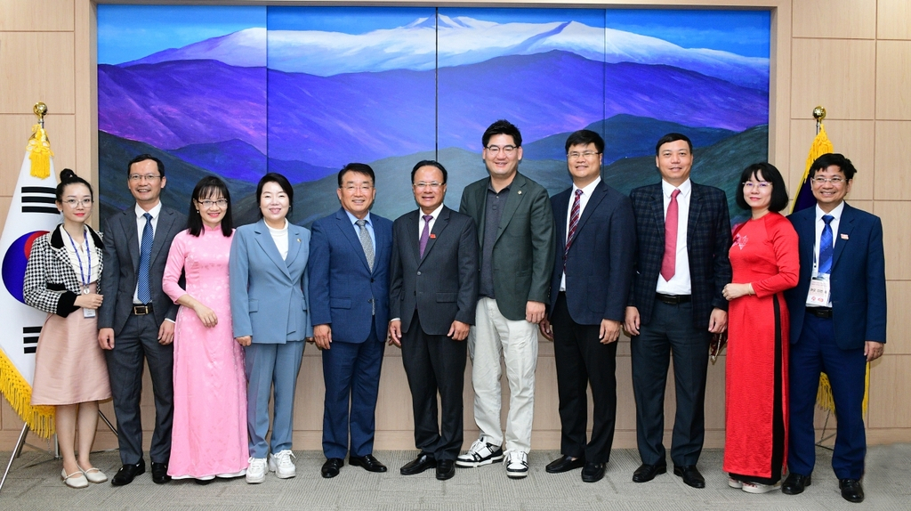 광주시의회와 베트남 응에안성 인민의회가 상호 협력을 강화하기로 했다.