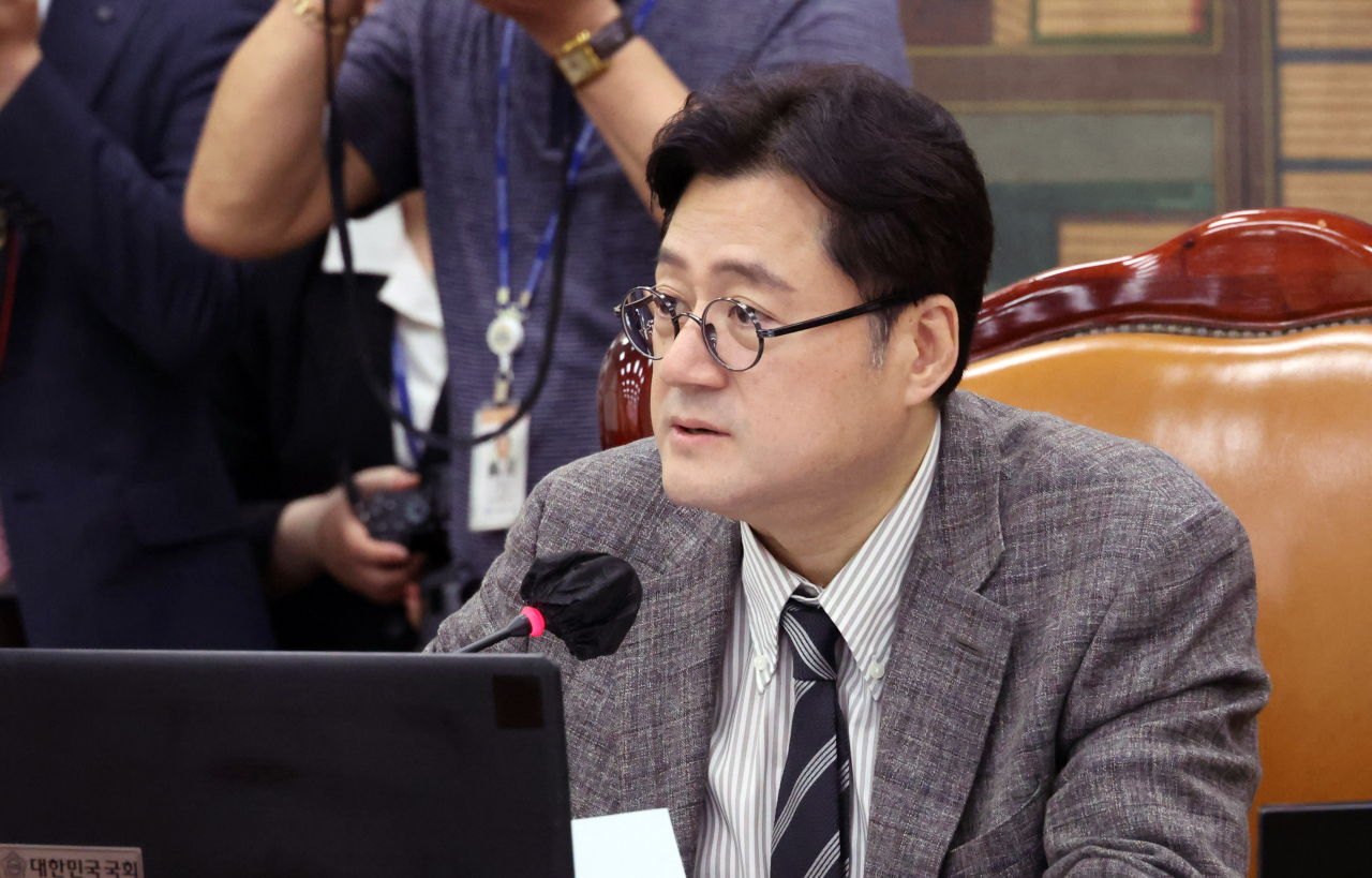 홍익표 문화체육관광위원회 위원장이 17일 오전 서울 여의도 국회에서 열린 문화체육관광위원회 전체회의에서 발언하고 있다. [연합]