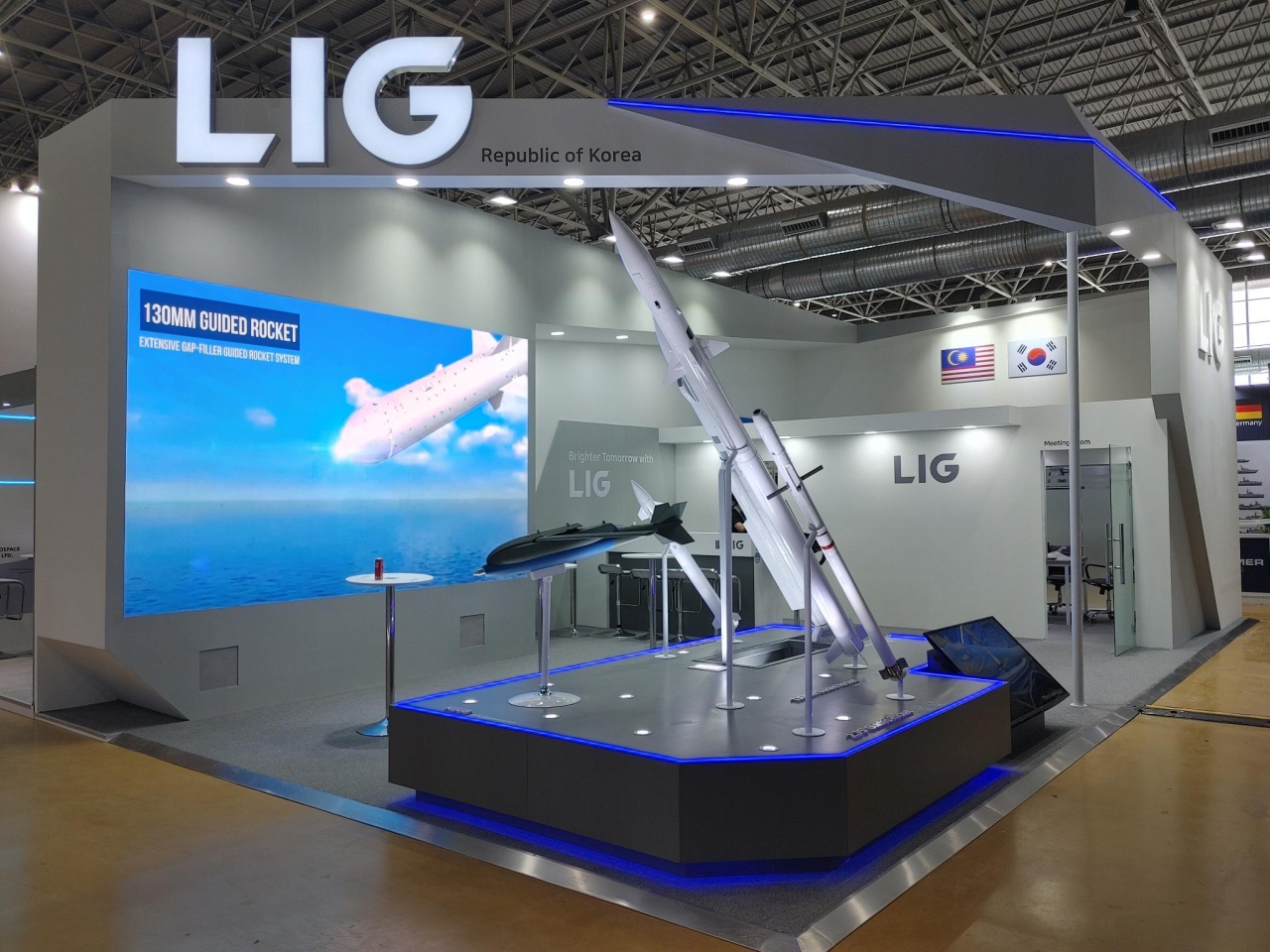 국제 해양·항공전시회 ‘LIMA 2023’ 내 LIG넥스원 부스. [LIG넥스원 제공]