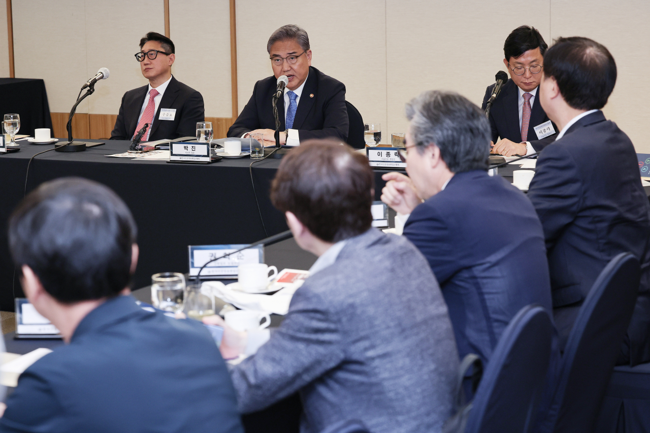 박진 외교부 장관이 23일 오전 서울 중구 한국프레스센터에서 열린 한국신문방송편집인협회 주최 편집인 포럼에 참석해 발언하고 있다. [연합]