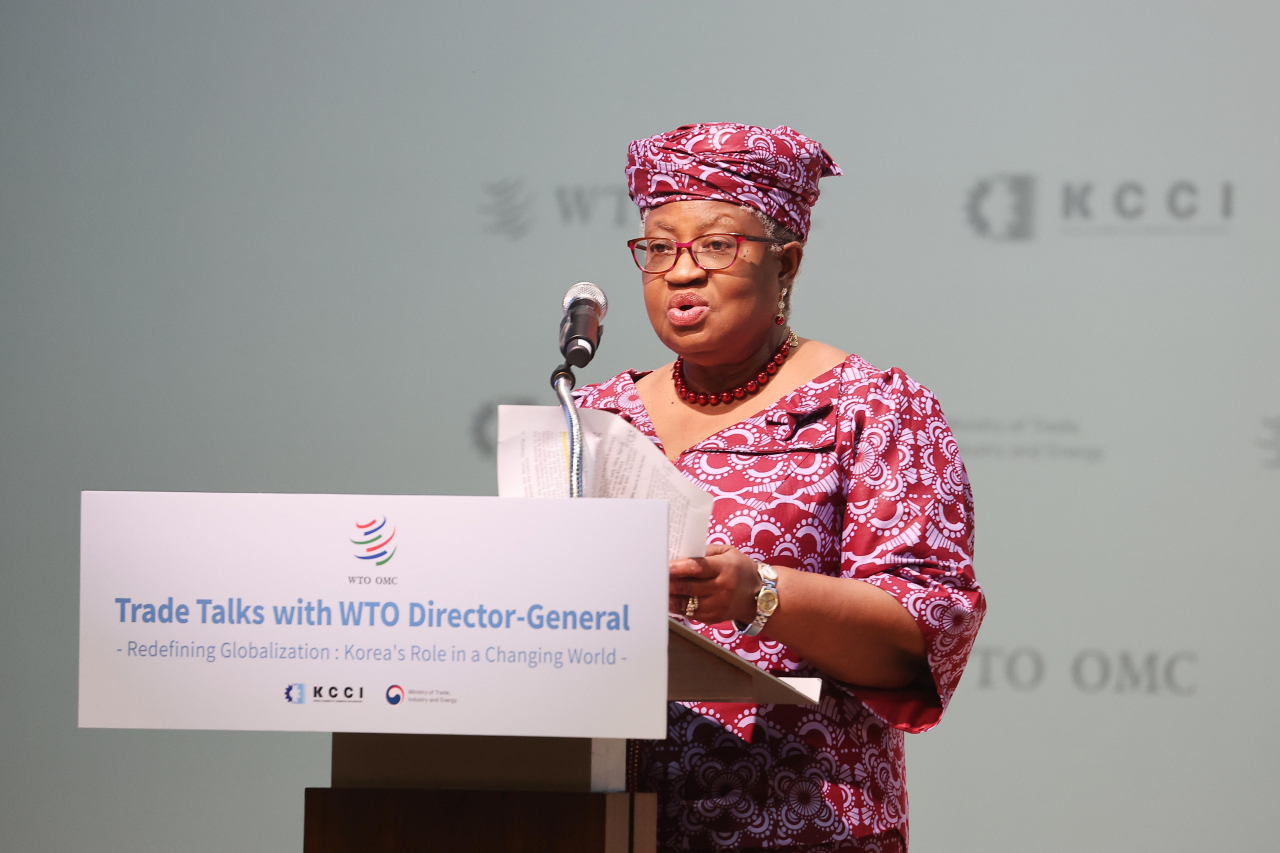 응고지 오콘조-이웰라 세계무역기구(WTO) 사무총장이 23일 오후 서울 중구 대한상공회의소에서 '세계화의 재정의: 변화하는 세계 속에서 한국의 역할'을 주제로 강연하고 있다. [연합]