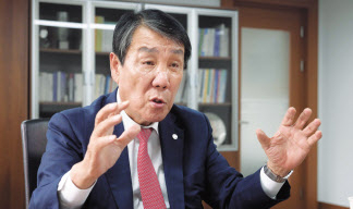 임호영 신임 한미동맹재단 회장이 지난 12일 서울 한국청소년연맹 총재실에서 헤럴드경제와 인터뷰를 하고 있다. 이상섭 기자