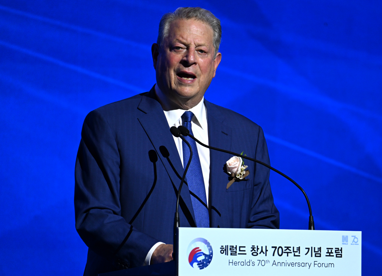 앨 고어(Al Gore) 전 미국 부통령이 24일 오후 서울 신라호텔 다이너스티홀에서 열린 ‘헤럴드 창사 70주년 기념 포럼 한미동맹 70, 얼라이언스 플러스(Alliance Plus)’에서 기조연설을 하고 있다. 임세준 기자