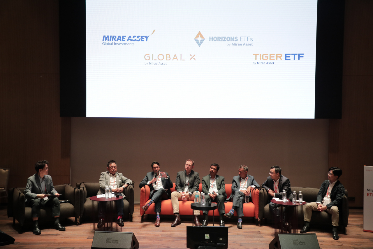 미래에셋 ‘ETF Rally 2023’에서 미래에셋 글로벌 임직원들이 각국의 ETF 비즈니스 현황을 공유하고 있다.