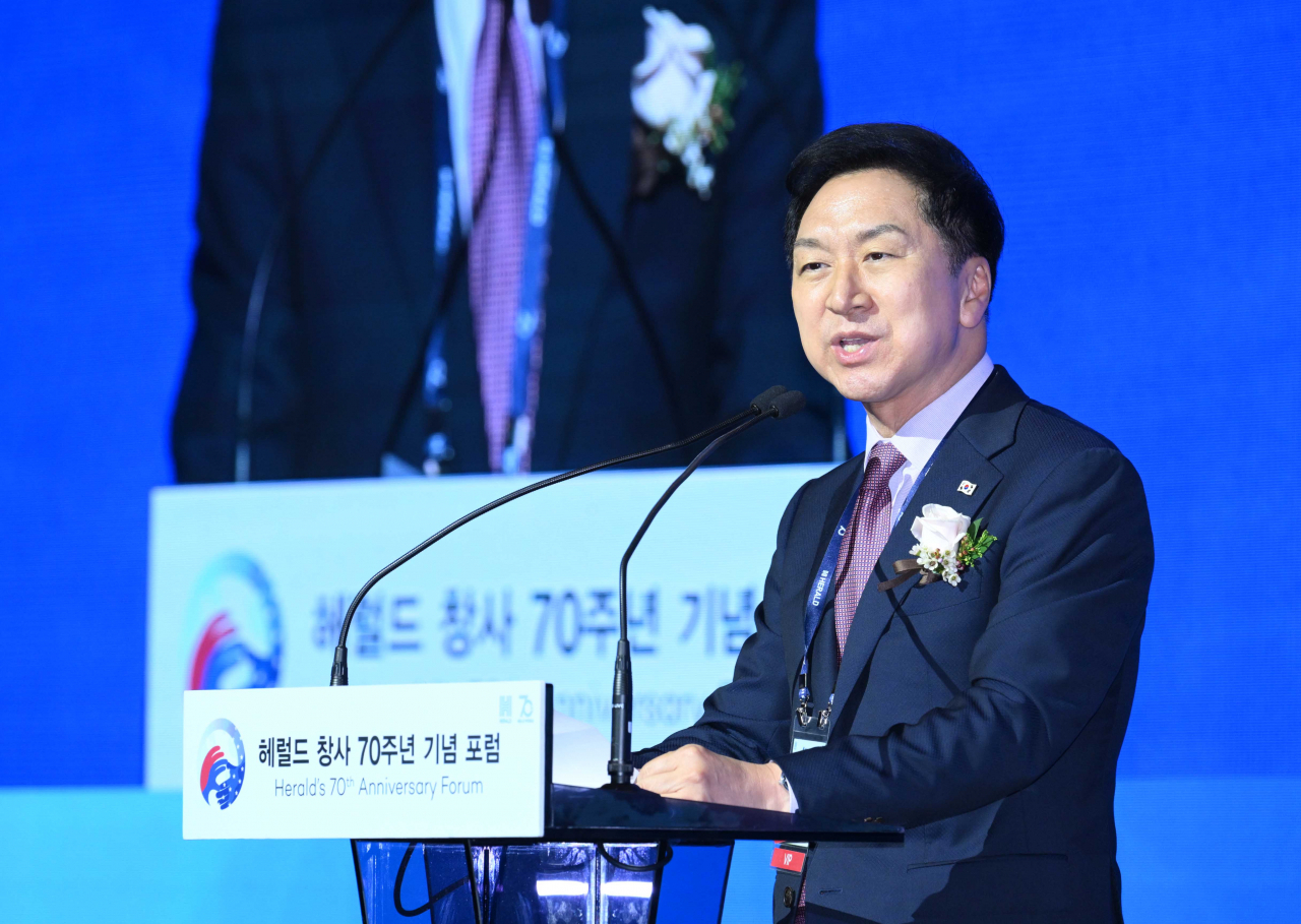 김기현 국민의힘 대표가 지난 24일 오후 서울신라호텔 다이너스티홀에서 열린 ‘헤럴드 창사 70주년 기념 포럼 한미동맹 70, 얼라이언스 플러스(Alliance Plus)’에서 축사를 하고 있다. 이상섭 기자