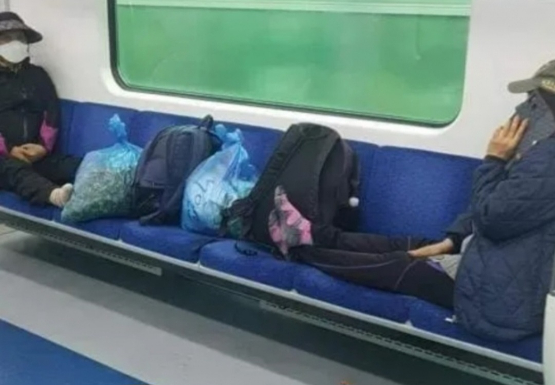 [온라인 커뮤니티 캡처]