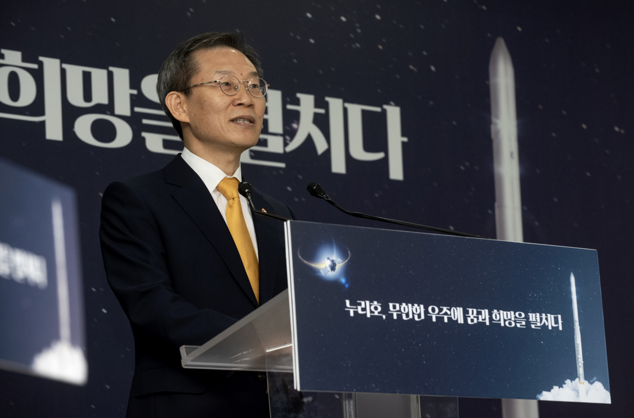 이종호 과학기술정보통신부 장관이 누리호 3차 발사 결과에 대해 브리핑하고 있다.[한국항공우주연구원 제공]