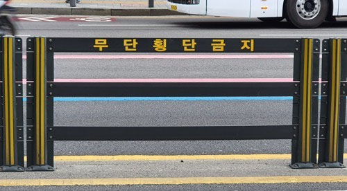 중앙분리대 자료사진. 기사 내용과 무관함. [연합]