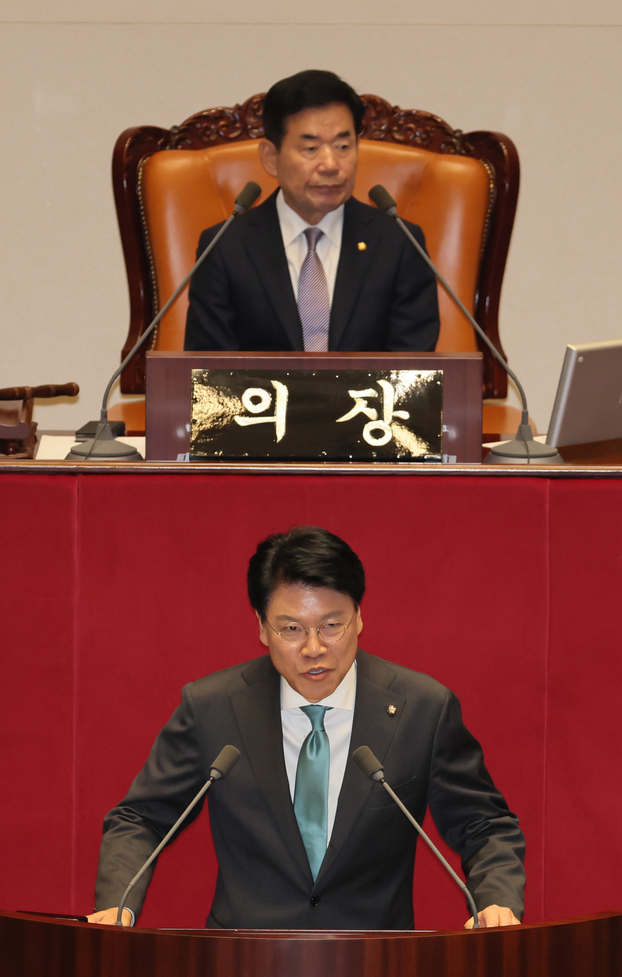 국민의힘 소속 장제원 국회 과학기술정보방송통신위원장이 30일 국회 본회의에서 당선인사하고 있다. [연합]