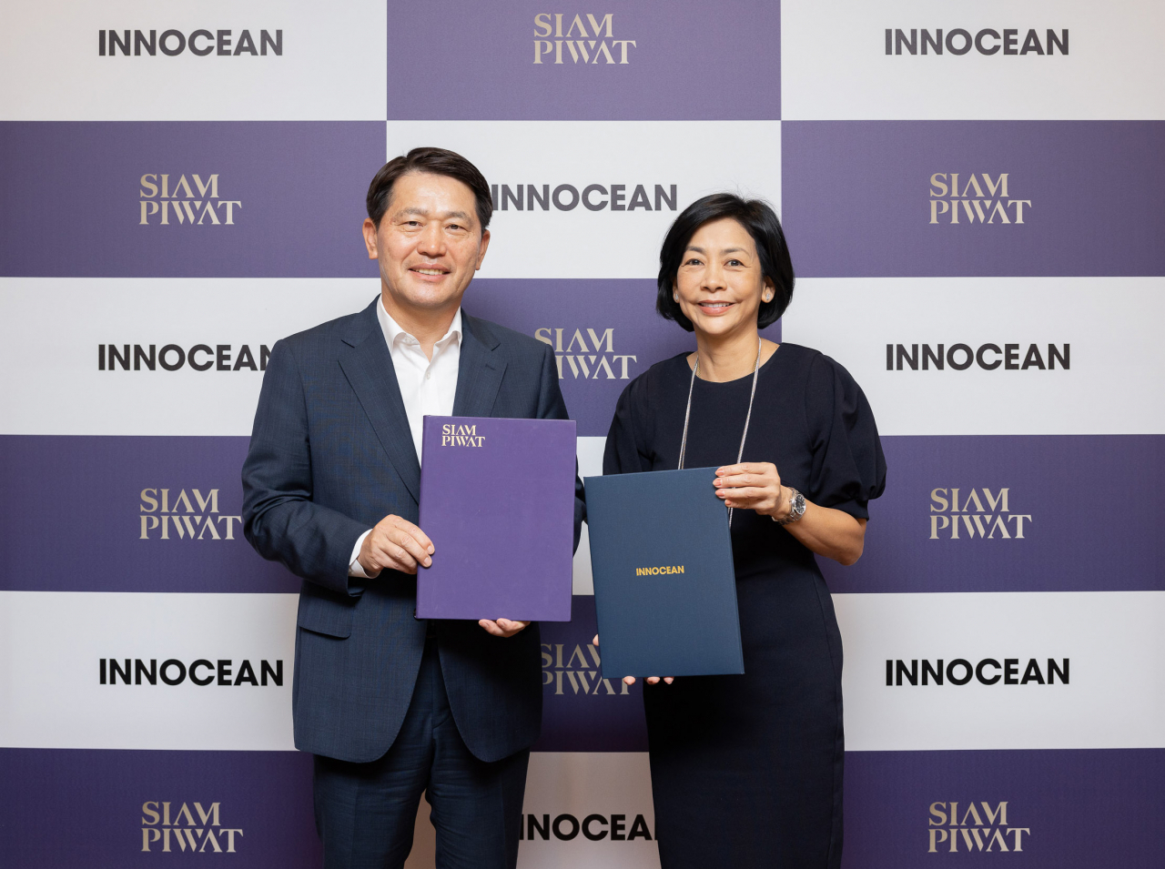 이용우(왼쪽) 이노션 대표이사와 마유리 차이프롬프레이스 시암 피왓 그룹 기업 커뮤니케이션 부문 CEO. [이노션 제공]