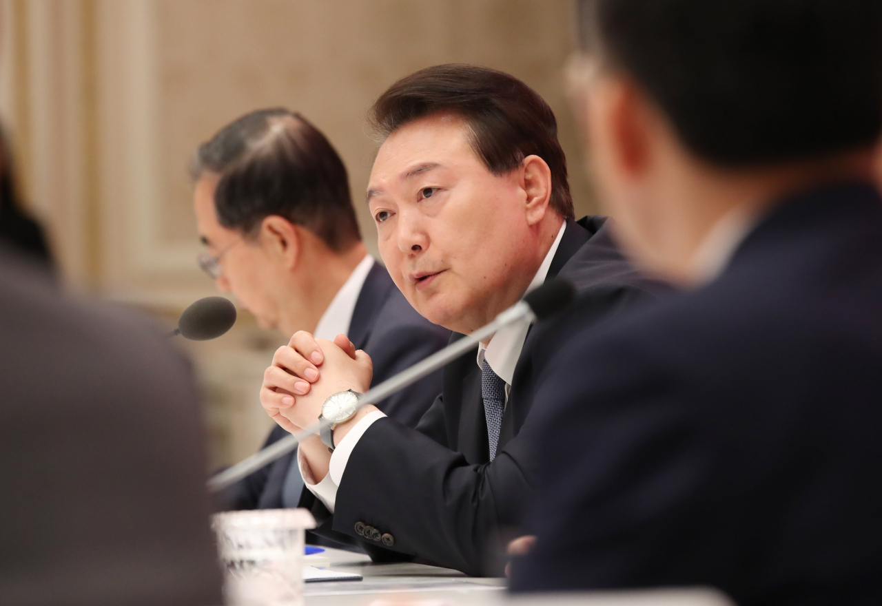 윤석열 대통령이 31일 청와대 영빈관에서 열린 사회보장 전략회의에서 발언하고 있다. [연합]