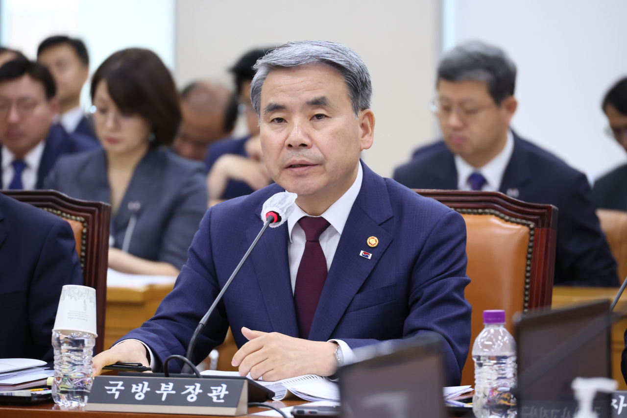 이종섭 국방부 장관이 지난 1일 오전 국회에서 열린 국방위원회 전체회의에서 의원질의에 답변하고 있다. [연합]
