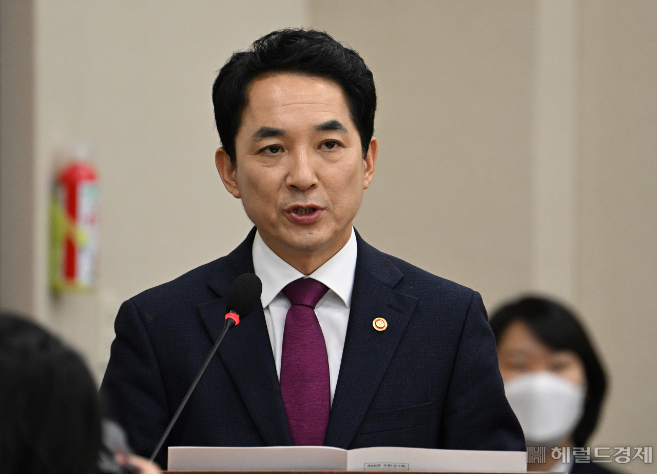 박민식 초대 국가보훈부 장관 후보자가 지난 22일 서울 영등포구 여의도 국회의사당 본청에서 열린 인사청문회에 참석해 발언하고 있다. 임세준 기자