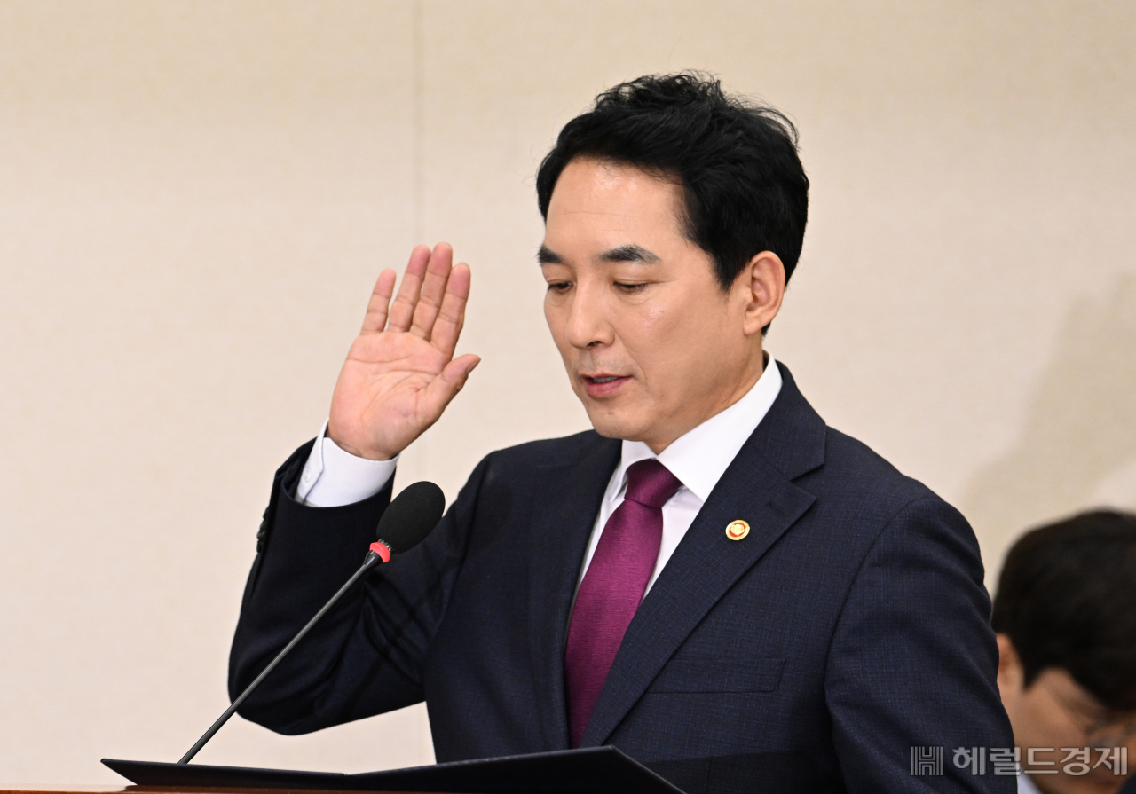 박민식 신임 국가보훈부 장관 내정자는 2일 “지난 1년여 간 국가보훈처장을 맡아온 제가 다시 초대 국가보훈부 장관의 대임을 맡게 돼 무척 영광스러우면서도 무거운 책임감을 느낀다”고 밝혔다. 자료사진. [헤럴드경제=임세준 기자]