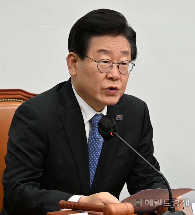이재명 더불어민주당 당대표가 지난 2일 서울 영등포구 여의도 국회의사당 본청에서 열린 더불어민주당 최고위원회의에 참석해 발언하고 있다. [임세준 기자]
