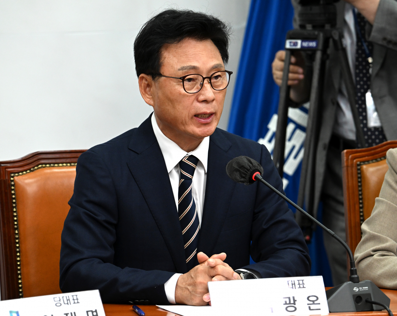 박광온 더불어민주당 원내대표가 5일 서울 영등포구 여의도 국회의사당 본청에서 열린 더불어민주당 최고위원회의에 참석해 발언하고 있다. 임세준 기자