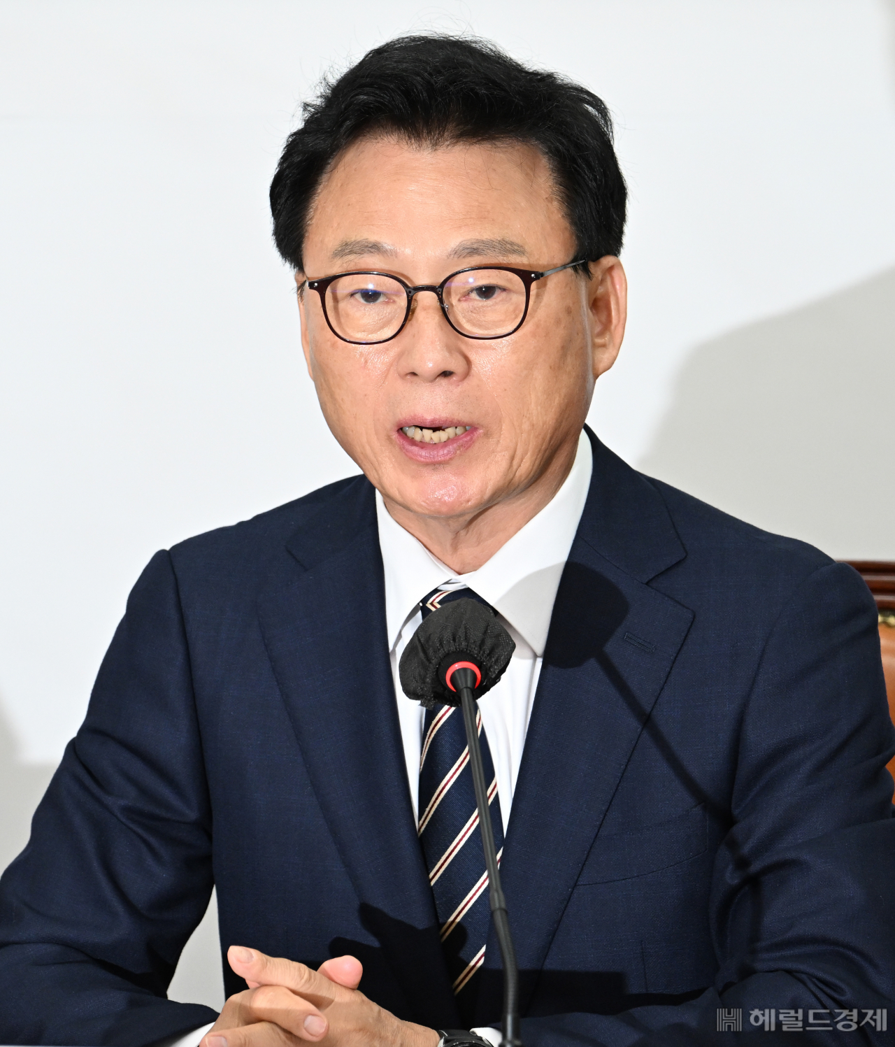 박광온 더불어민주당 원내대표가 5일 서울 영등포구 여의도 국회의사당 본청에서 열린 더불어민주당 최고위원회의에 참석해 발언하고 있다. 임세준 기자