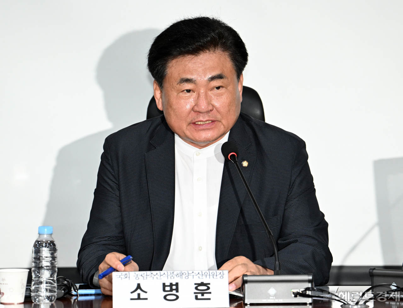 소병훈 국회 농림축산식품해양수산위원장이 5일 서울 영등포구 여의도 국회 의원회관에서 열린 후쿠시마 사고원전 오염수 방류 관련 국제법적 쟁점과 대응과제 긴급토론회에 참석해 발언하고 있다. 임세준 기자