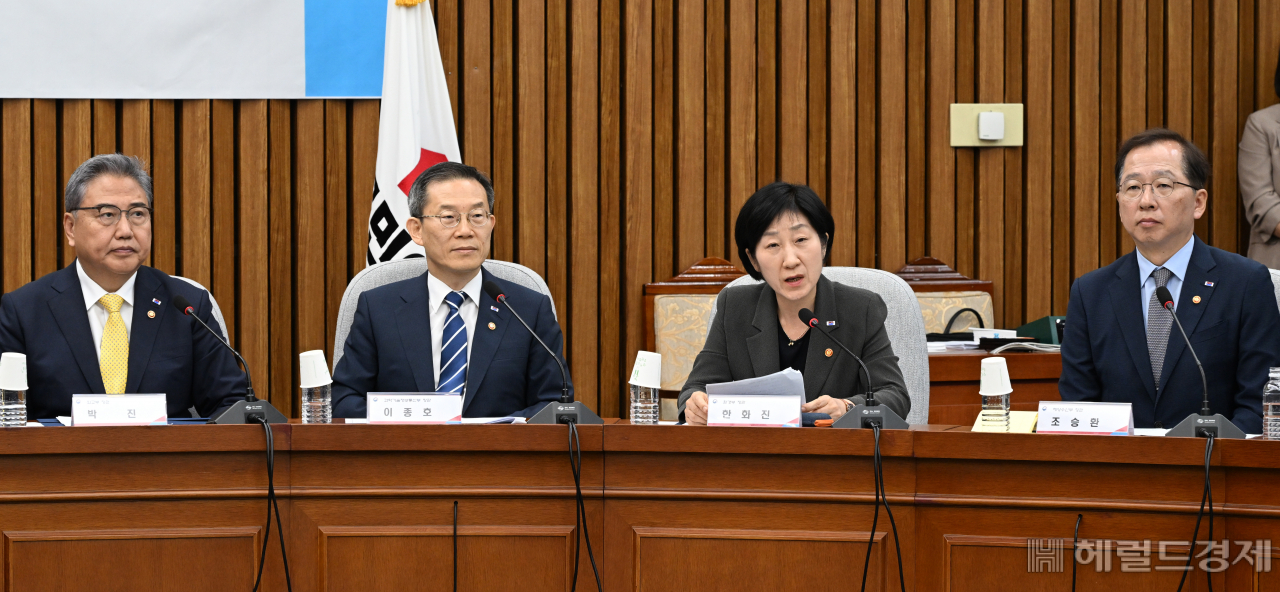 국민의힘 우리바다 지키기 검증 TF 확대회의가 7일 서울 영등포구 여의도 국회의사당 본청에서 열리고 있다. 왼쪽부터 박진 외교부장관, 이종호 과학기술정보통신부 장관, 한화진 환경부 장관, 조승환 해양수산부 장관. 임세준 기자