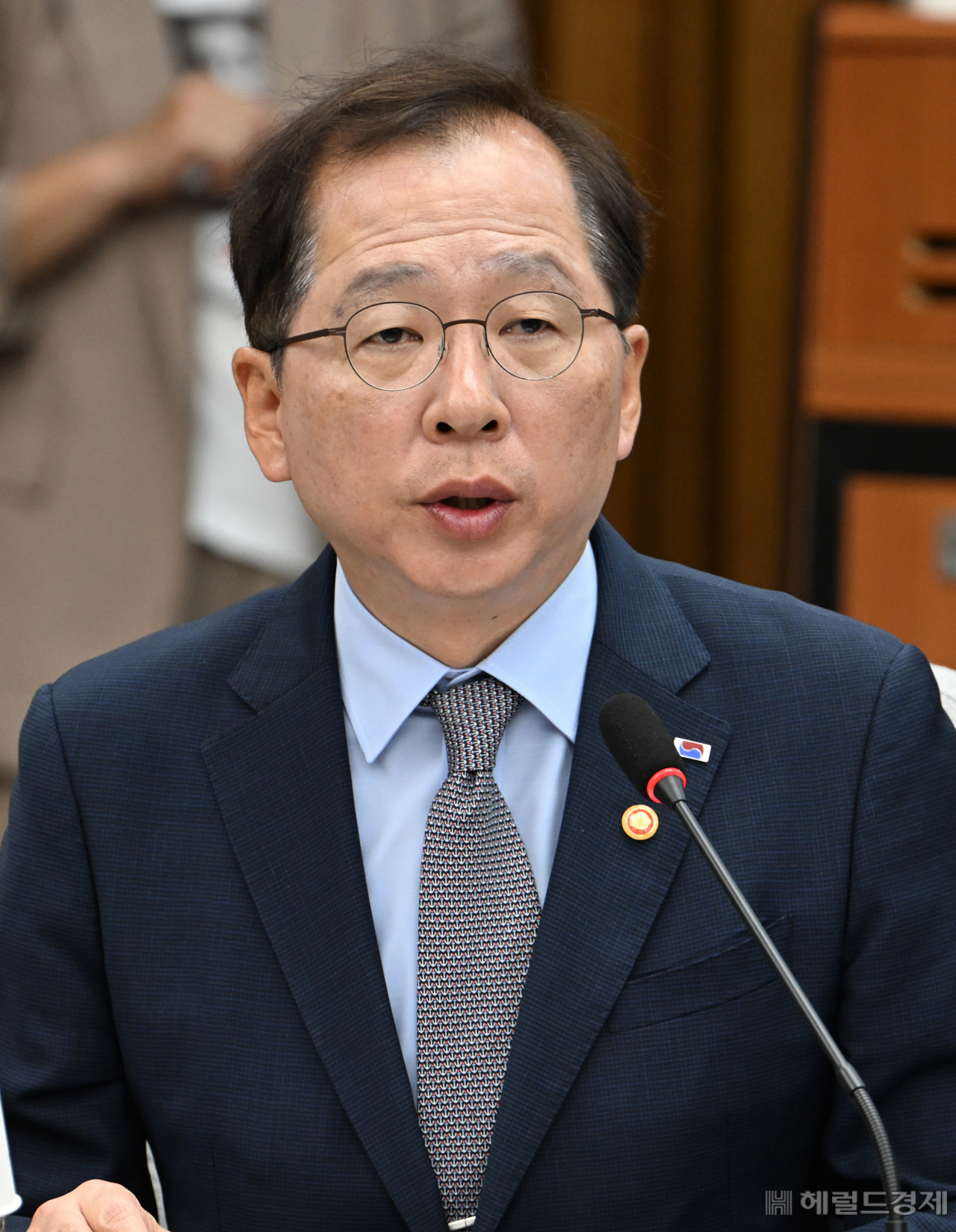 조승환 해양수산부 장관이 7일 서울 영등포구 여의도 국회의사당 본청에서 열린 국민의힘 우리바다 지키기 검증 TF 확대회의에 참석해 발언하고 있다. 임세준 기자