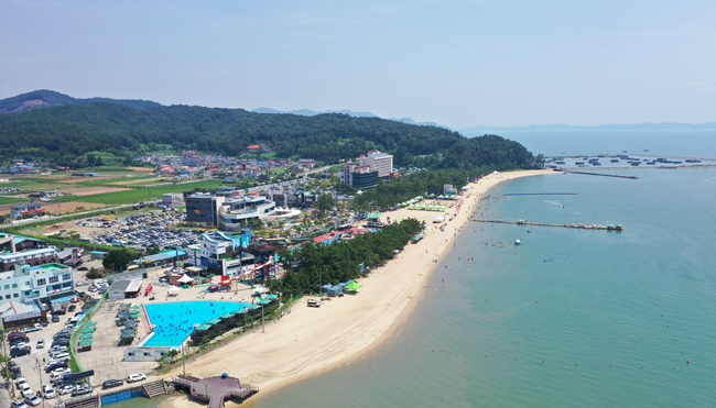 보성군 율포솔밭 해수욕장 전경.