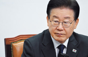 7일 국회에서 열린 더불어민주당 최고위원회의에 참석한 이재명 대표. 임세준 기자