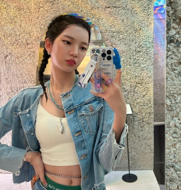광고 모델로 맹활약하며 큰 인기를 끌었던 가상 인간 ‘로지’