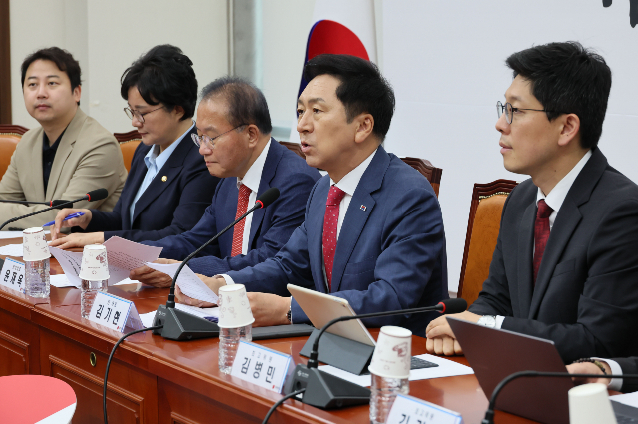 국민의힘 김기현 대표가 12일 오전 국회에서 열린 최고위원회의에서 발언하고 있다. [연합]