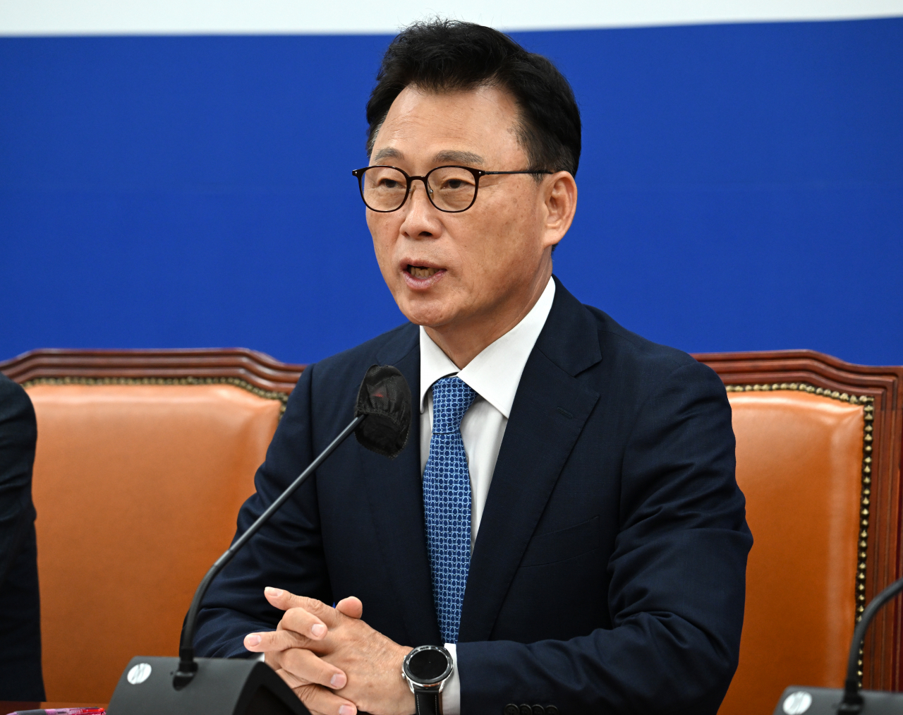 박광온 더불어민주당 원내대표가 13일 서울 영등포구 여의도 국회의사당 본청에서 열린 더불어민주당 원내대책회의에 참석해 발언하고 있다. 임세준 기자