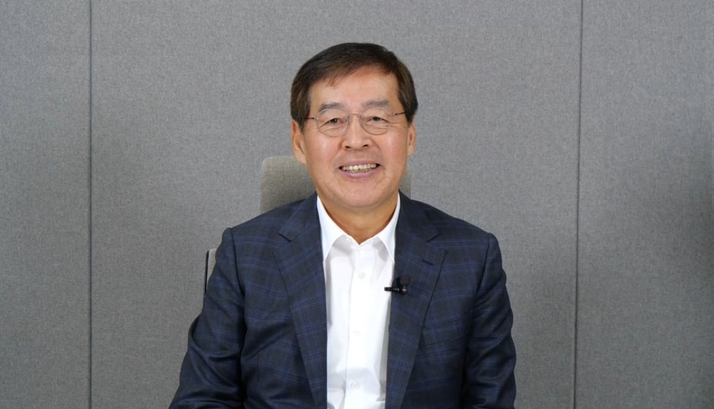 신학철 LG화학 부회장이 지난 12일부터 개최된 제1회 커리어 위크에서 임직원을 대상으로 커리어 코칭 특강을 진행하고 있다. [LG화학 제공]