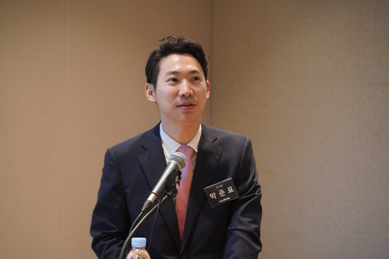 박준표 알멕 부사장이 13일 서울 여의도에서 열린 기자간담회에서 발언하고 있다. [알멕 제공]
