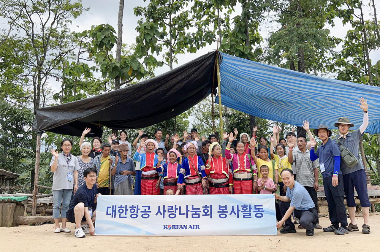 도로 포장하고 페인트 바르고…대한항공, 태국서 봉사활동 - 헤럴드경제 도로 포장하고 페인트 바르고…대한항공, 태국서 봉사활동