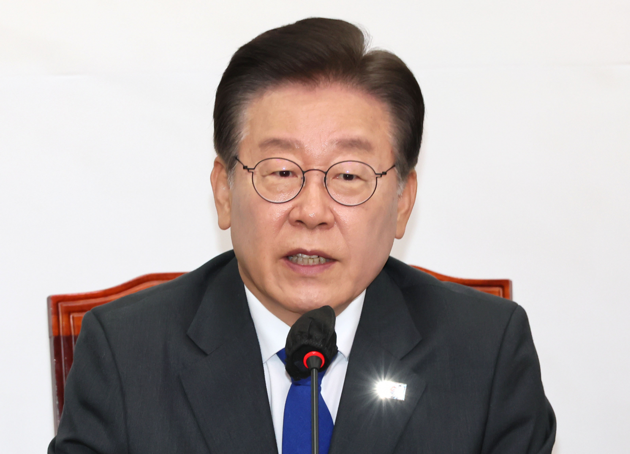 이재명 더불어민주당 대표가 14일 오후 국회에서 열린 최고위원회의에서 발언하고 있다. [연합]