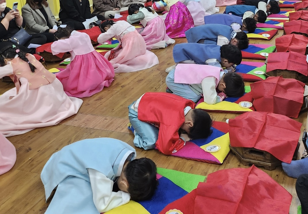 화순군이 어리이집 효사랑 실천 사업을 추진하고 있다
