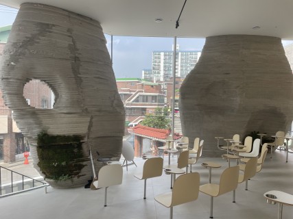 Stone cafe, art exhibition for your dog, tastes of world at Gwanghwamun