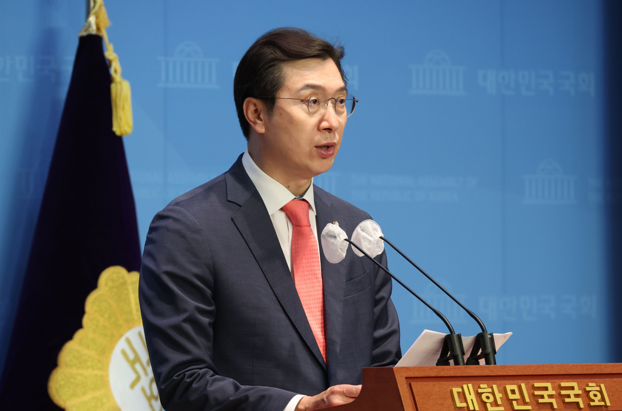 강민국 국민의힘 수석대변인이 6일 오후 서울 여의도 국회 소통관에서 논평을 발표하고 있다. [연합]