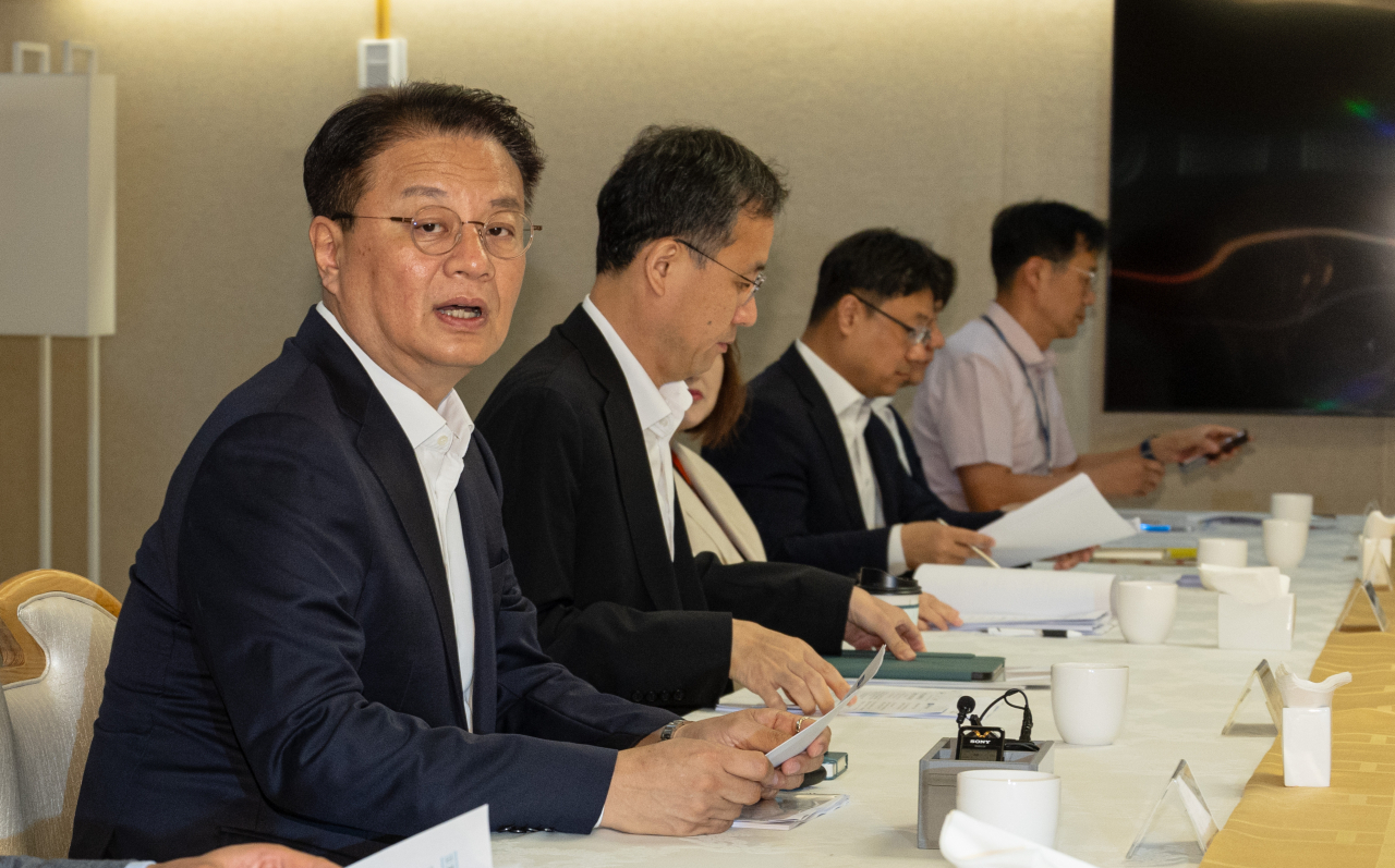 방기선 기획재정부 1차관이 16일 서울 종로구 정부서울청사에서 열린 제26차 비상 경제 차관회의에 참석해 2023년 하반기 경제정책 추진 방향에 대해 발언하고 있다. [연합]