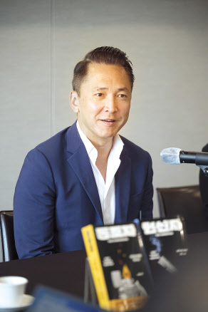 15일 서울 프레스센터에서 기자간담회을 갖는 비엣 타인 응우옌 [민음사 제공]